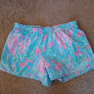EUC Size Medium Runaround shorts